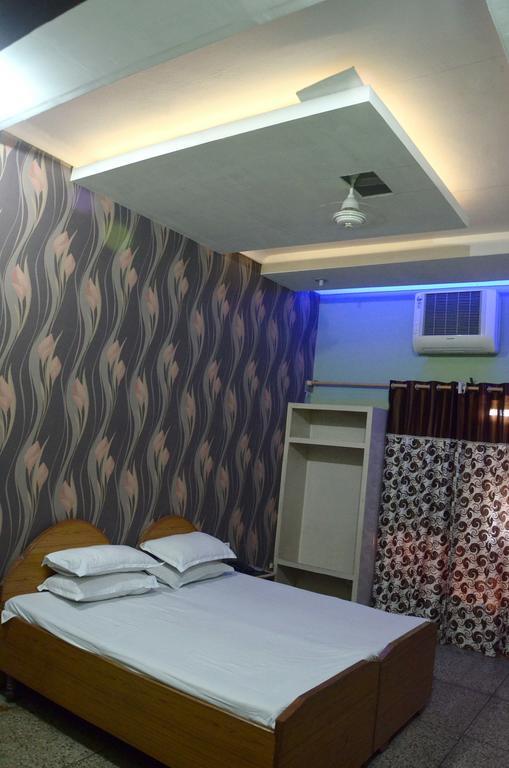 New Bakshi House Hotel